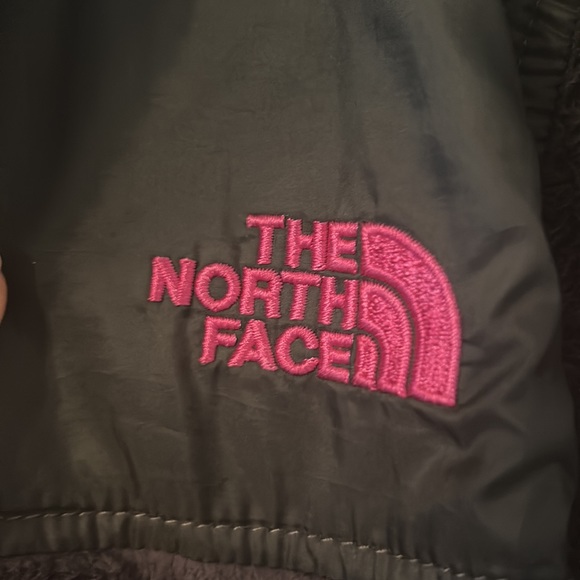 gray north face jacket - Picture 3 of 4